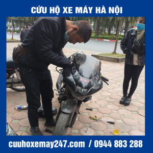 KÍCH ẮC QUY XE MÁY 25 cứu hộ xe máy 24/24 hà nội